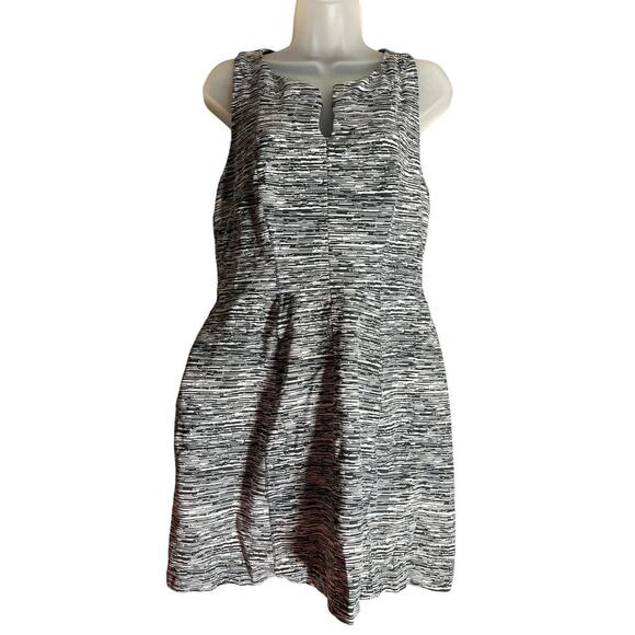 Victoria's Secret Dresses & Skirts - Victoria's Secret VS Fit Flare Seamed Dress Black White Lined Size 12
